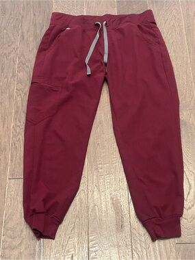 Figs Technical Collection Maroon Joggers Scrubs Bottoms Medium